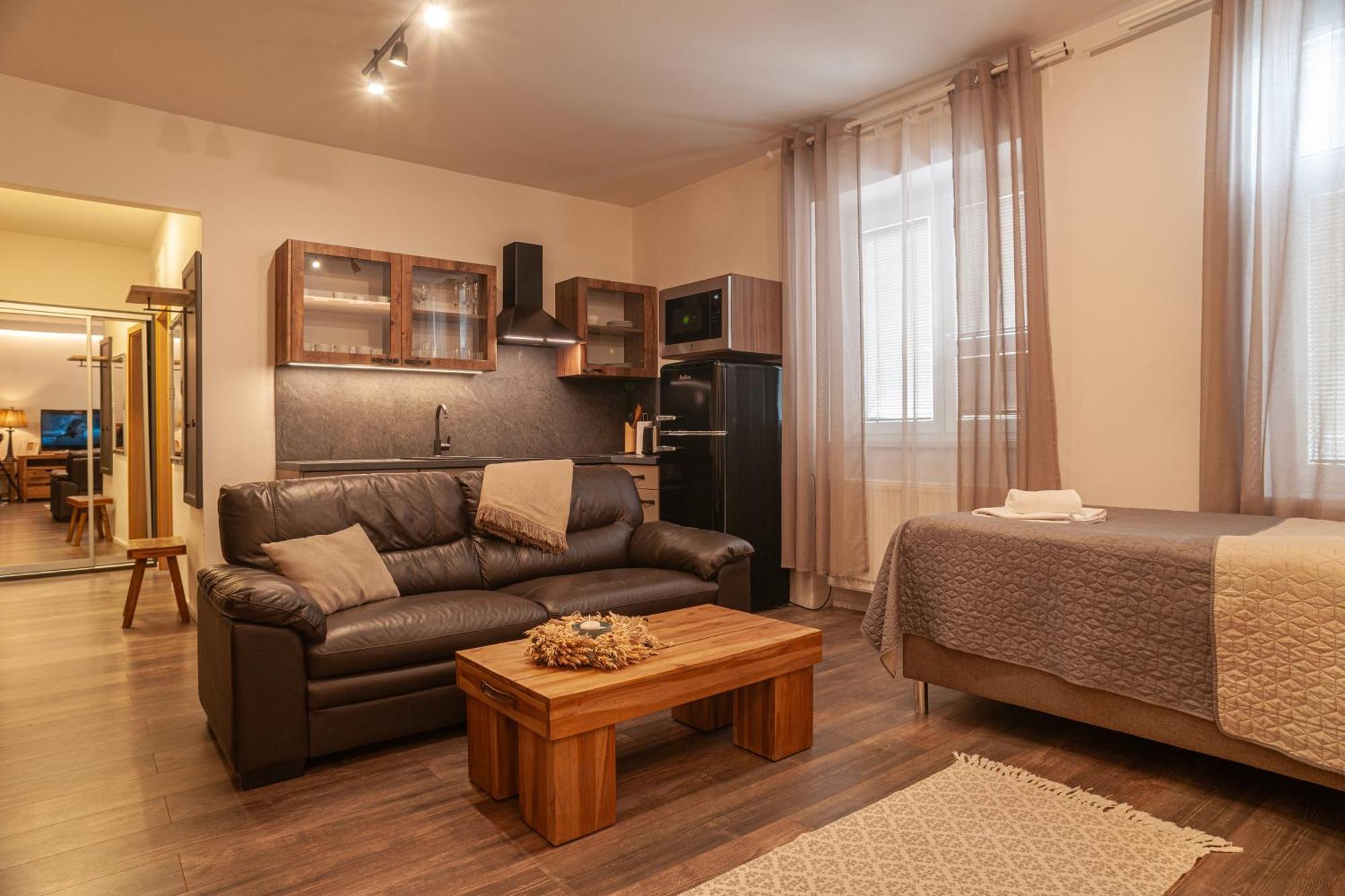 Sting Boutique Apartments Острава Екстер'єр фото